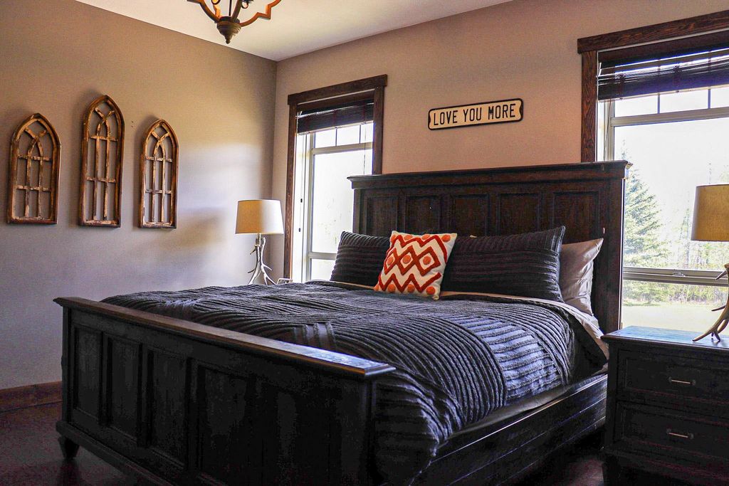 listing image 1109915253428086338