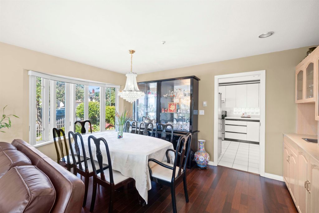 listing image 1109902014302308145