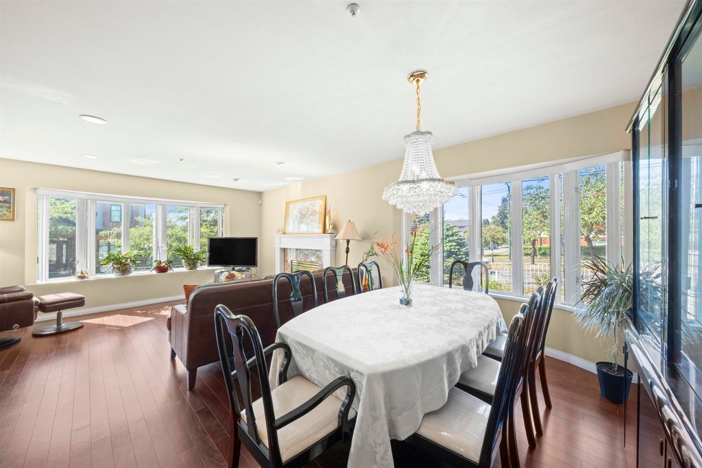 listing image 1105920092103443260