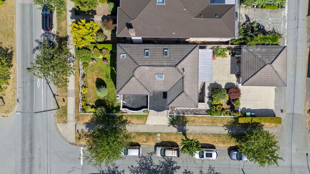 listing image 1103706766934424196