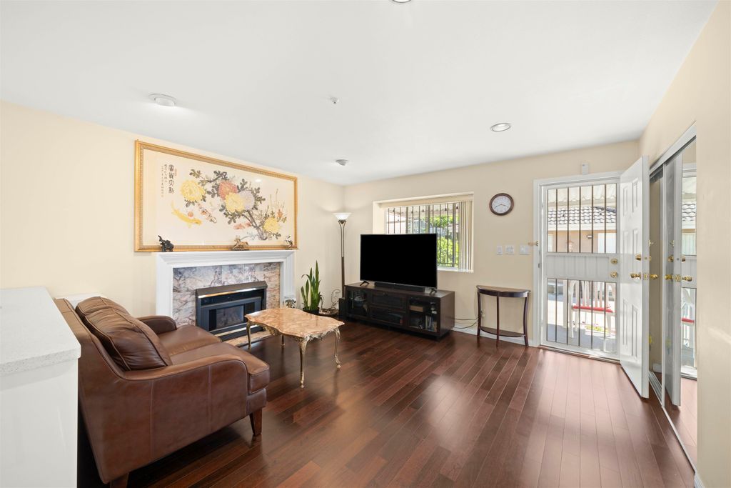 listing image 1109264415215835311