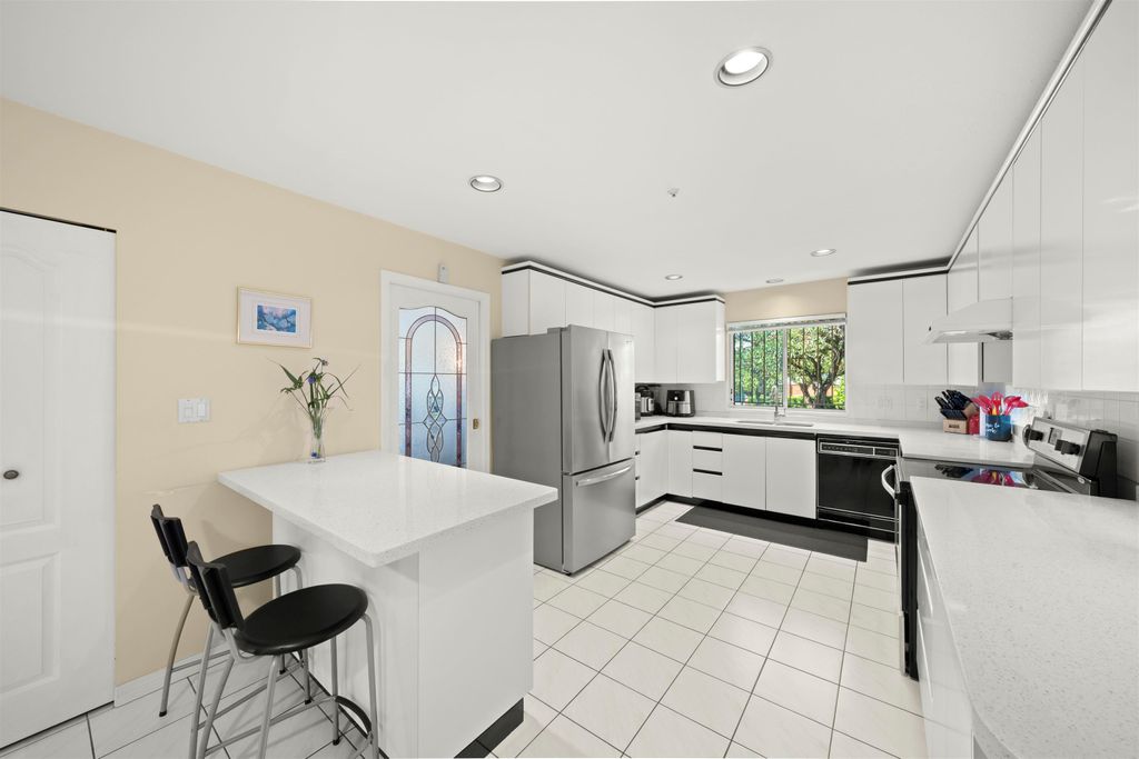 listing image 1106991913140070848
