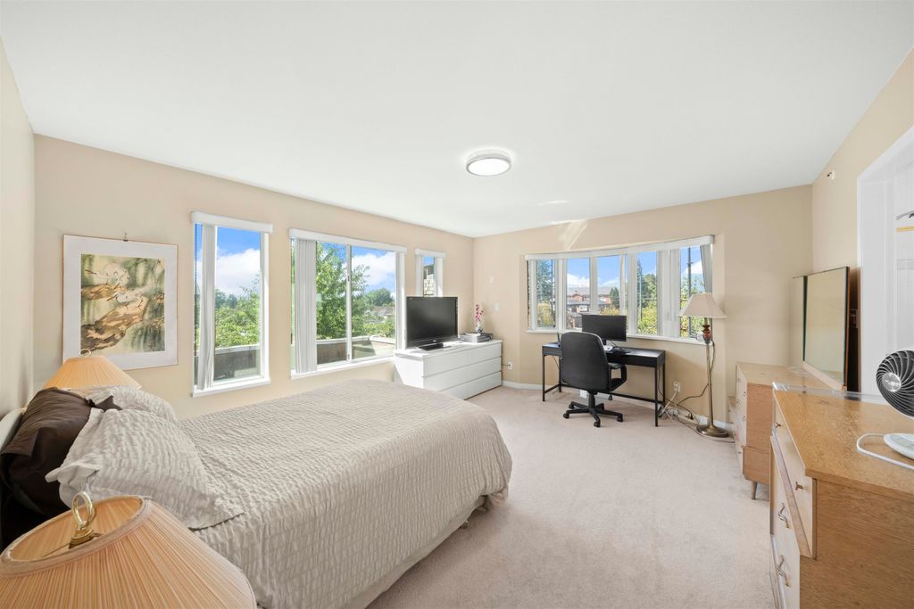 listing image 1100594215529460255