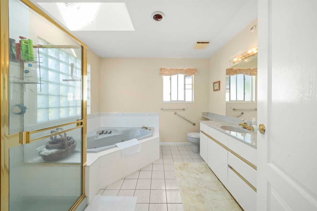listing image 1109996616256076231