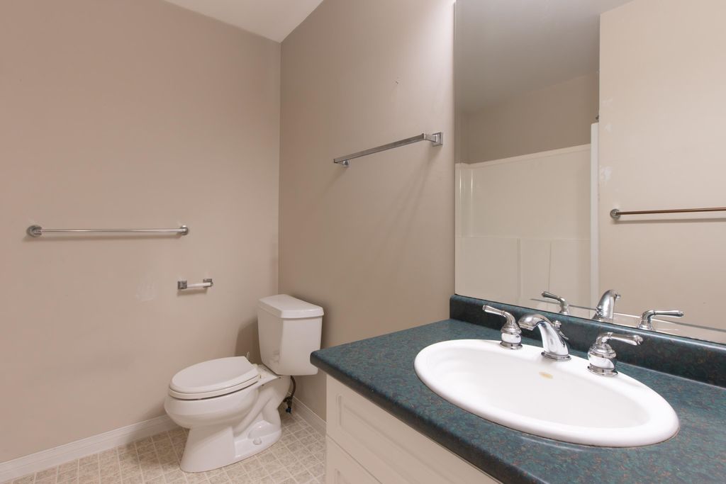 listing image 1105076036961908291