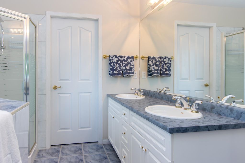 listing image 1103763586853959324