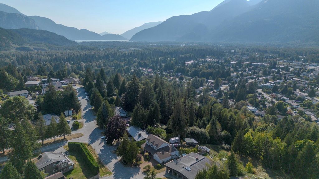 listing image 1106028203452770496