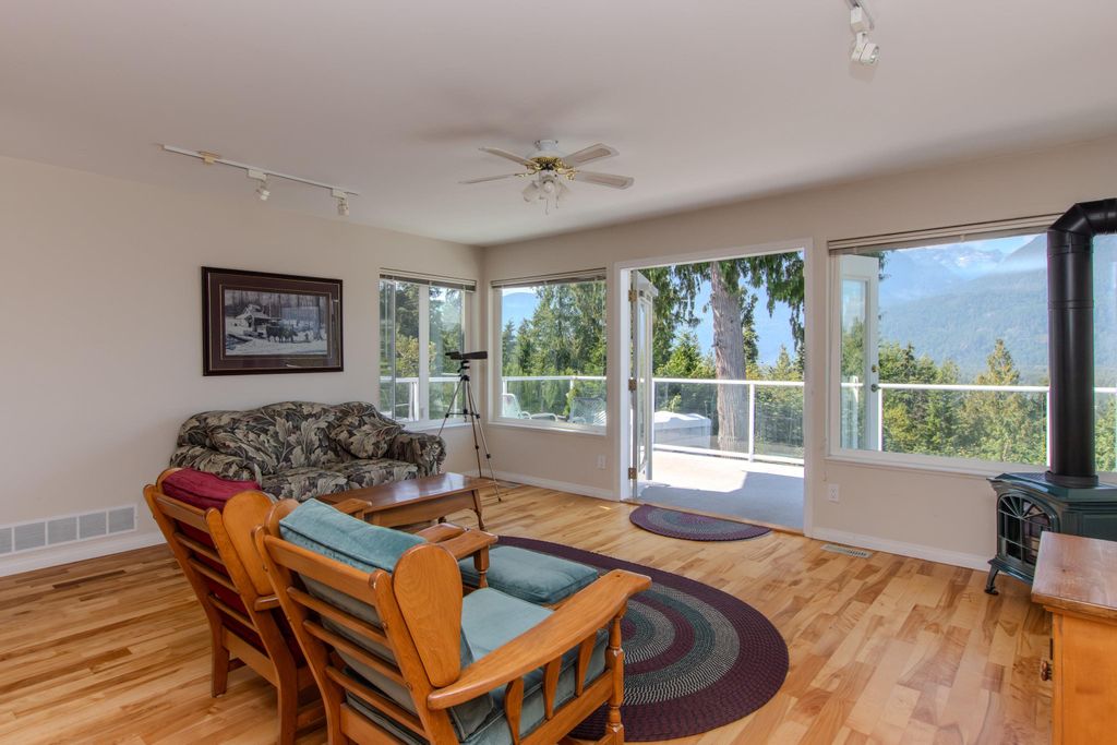 listing image 1108493510315083301