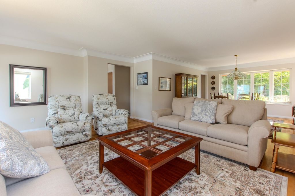listing image 1105643276720236781