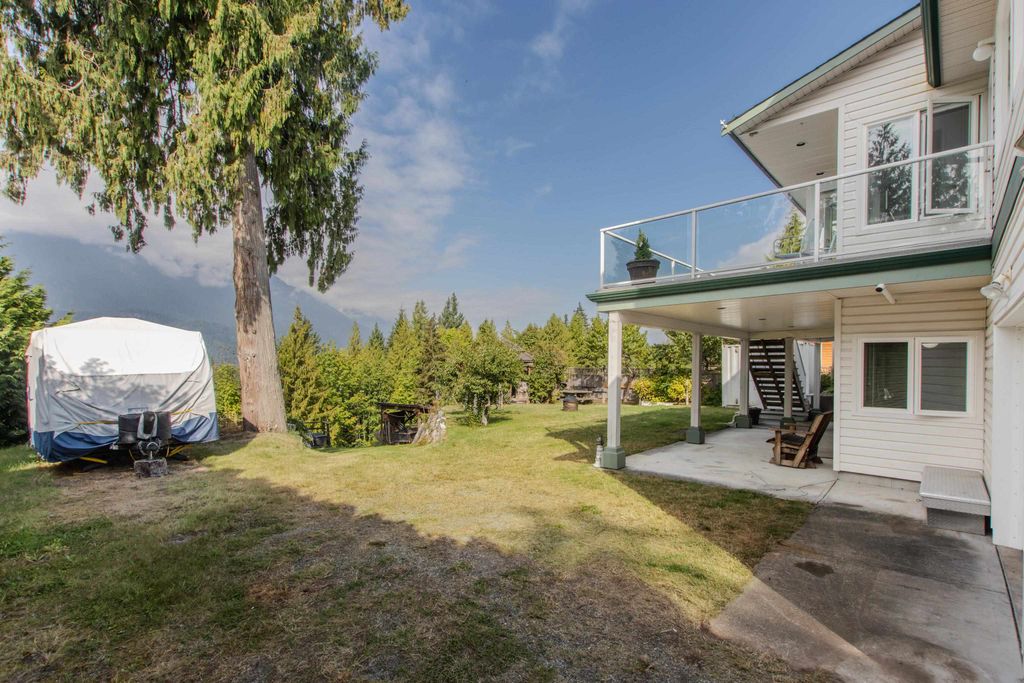 listing image 1104409148573768580