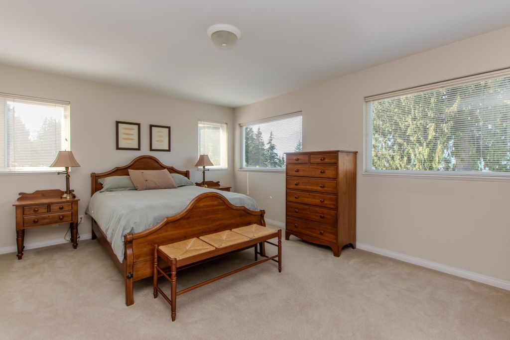 listing image 1104372063008559775
