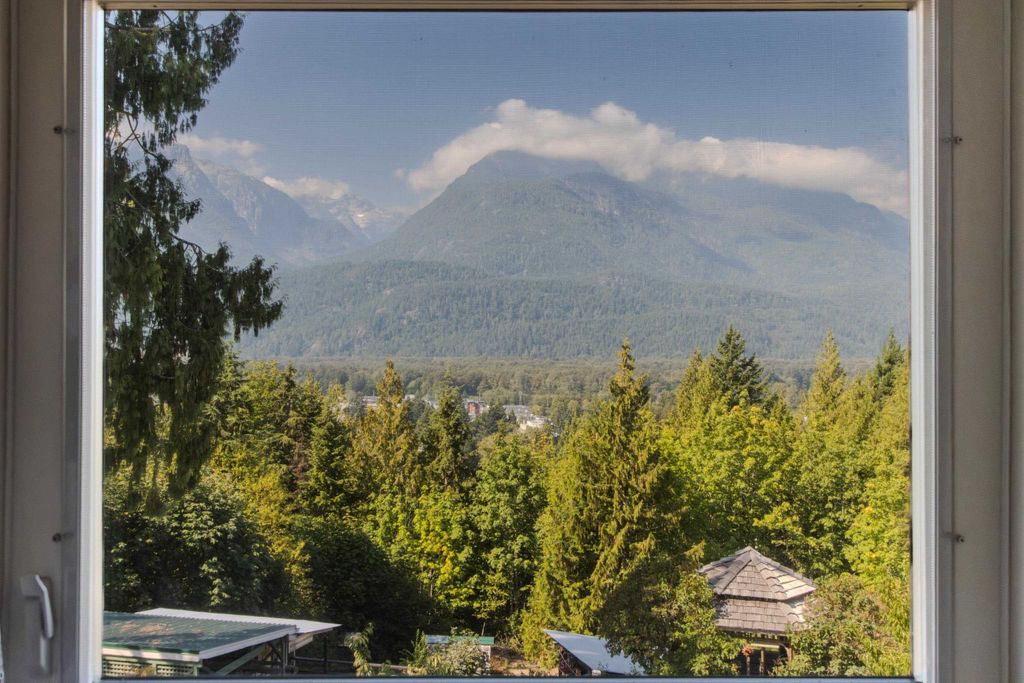 listing image 1108010397704906047