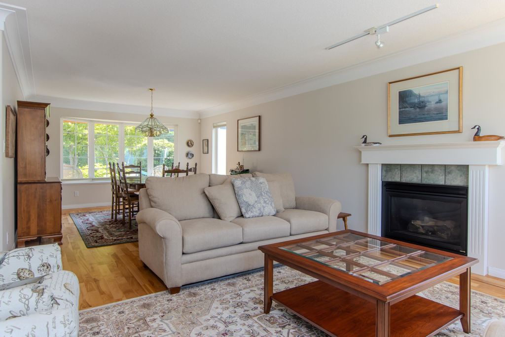 listing image 1106556588322034353