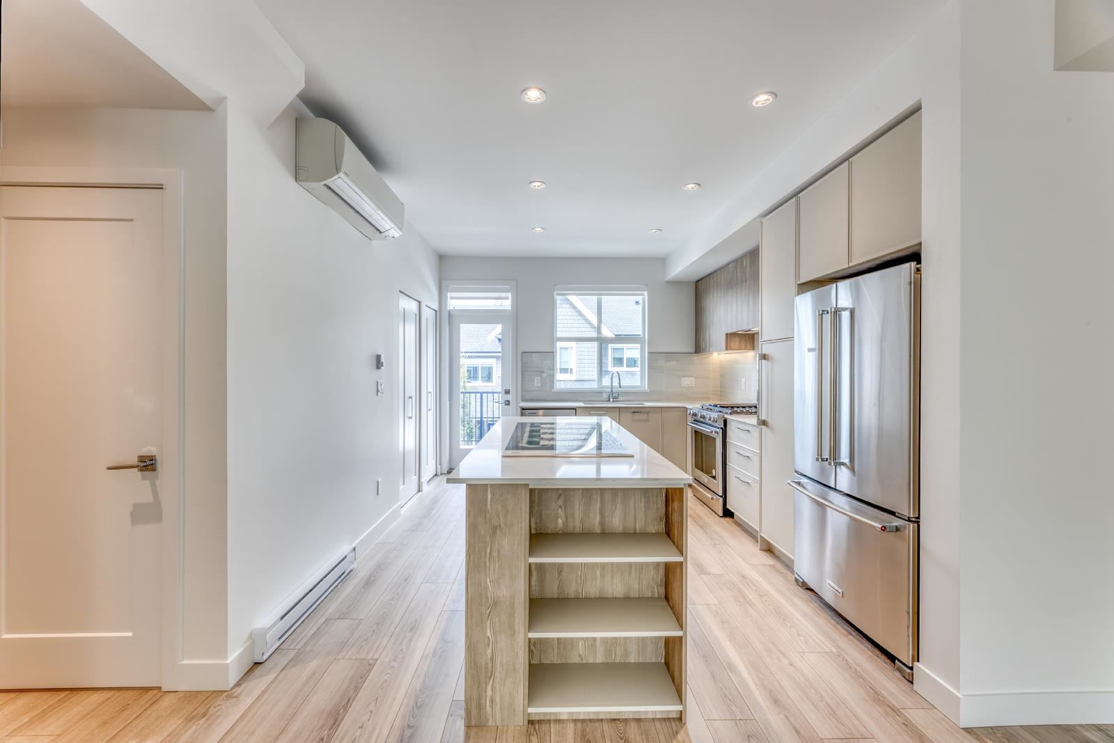 3421 Queenston Avenue 120