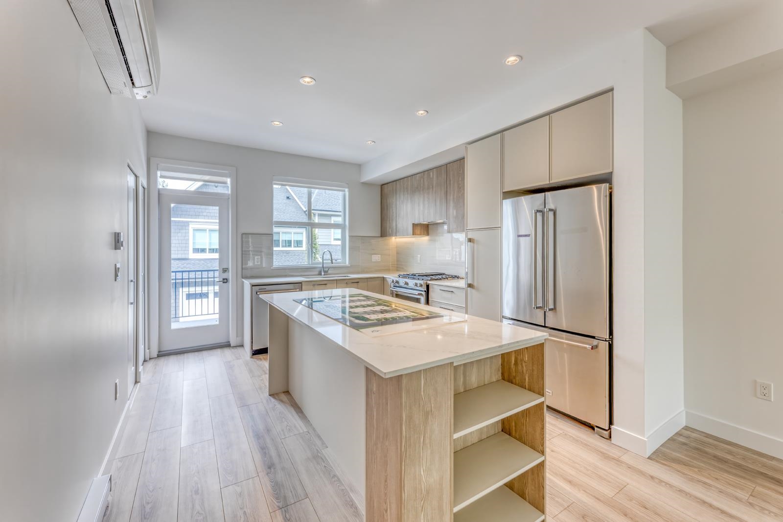 3421 Queenston Avenue 120