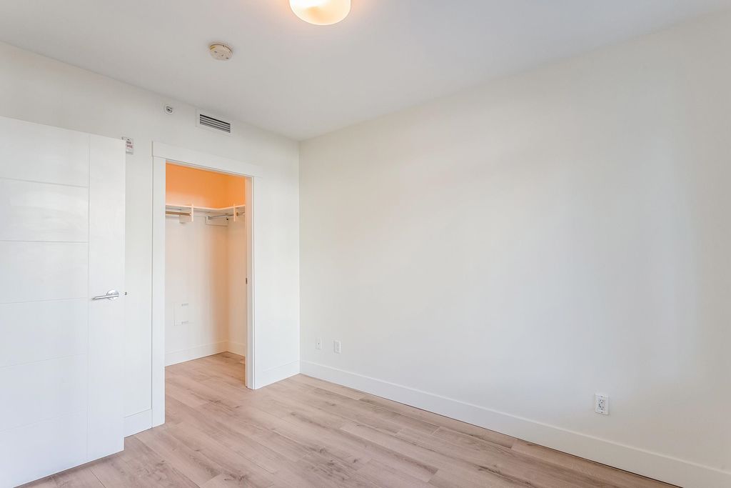 listing image 1104725201305876261
