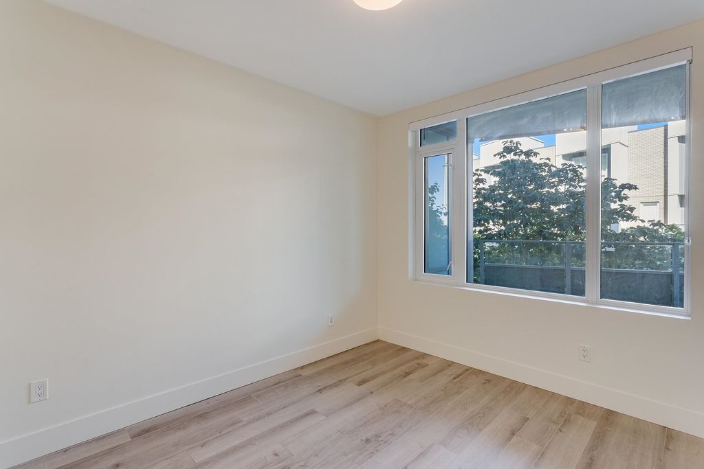 listing image 1107836675927146813