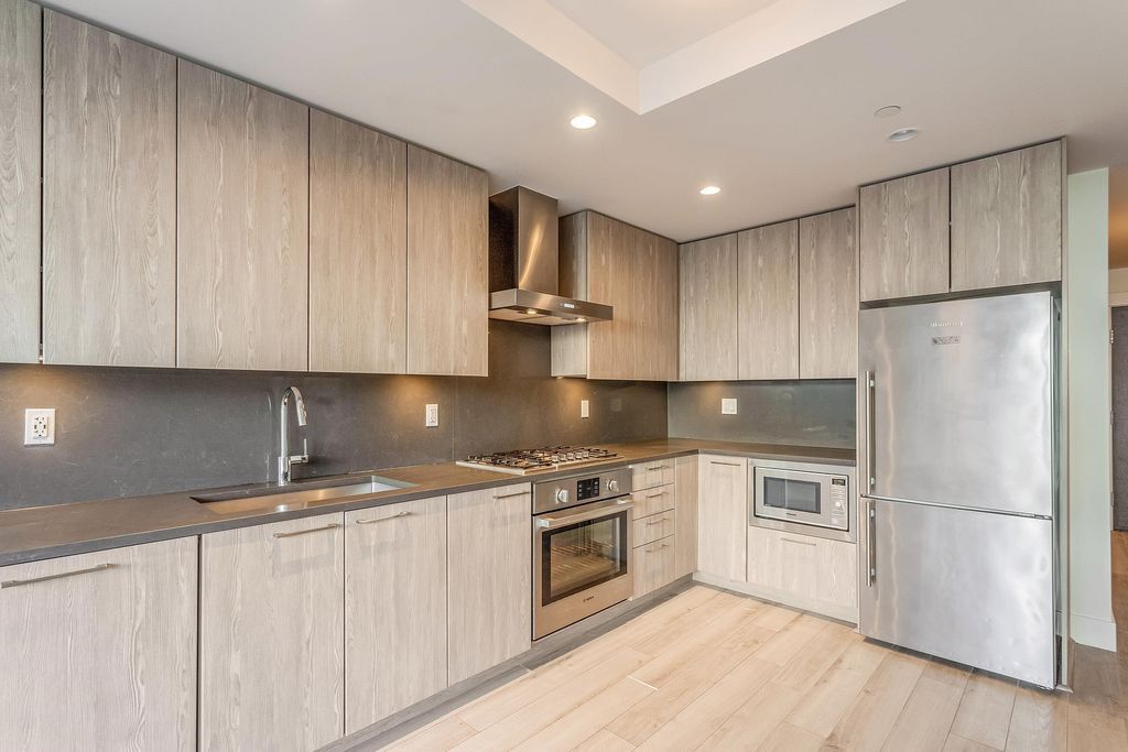 listing image 1104695668566679017