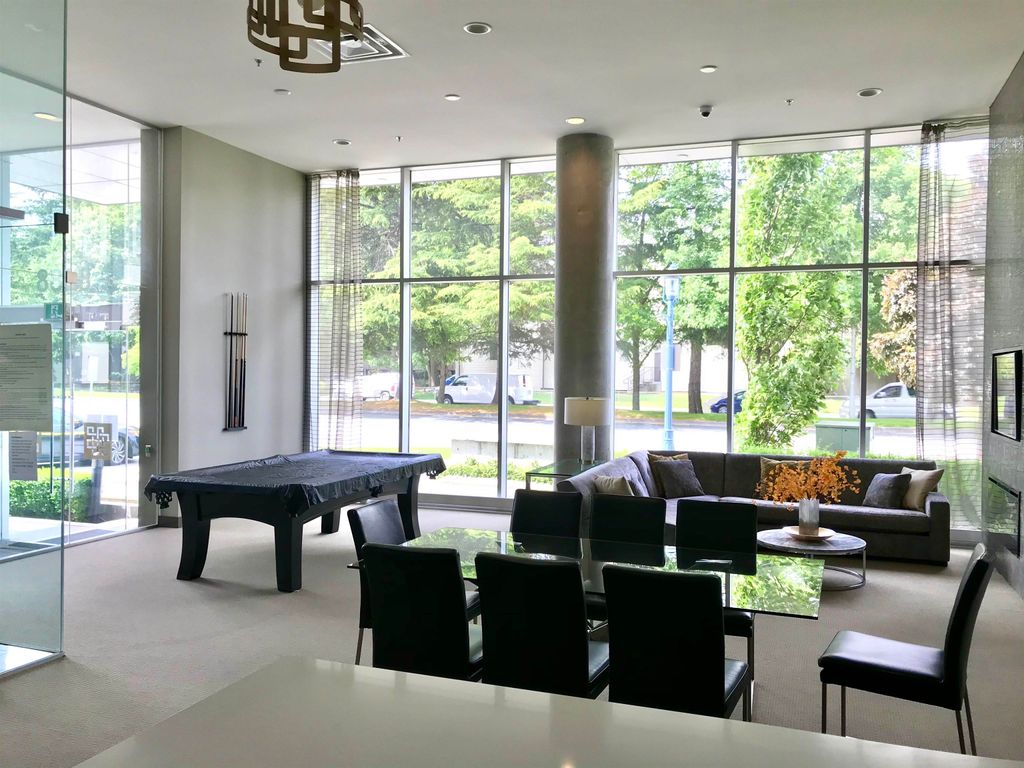listing image 1100102375358106524