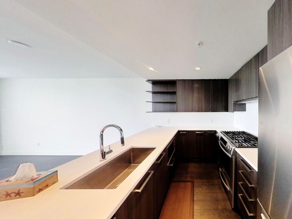 listing image 1109822242452790191