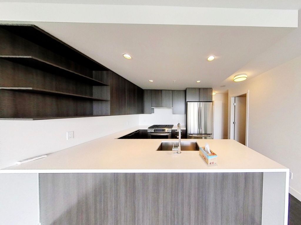listing image 1105799954805291697