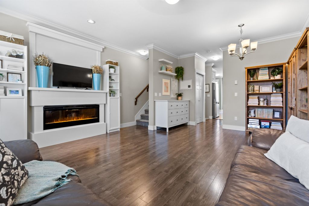 Photo of 33860 Marshall Road #13, Abbotsford, BC V2S 0E8 (MLS # R3113582)