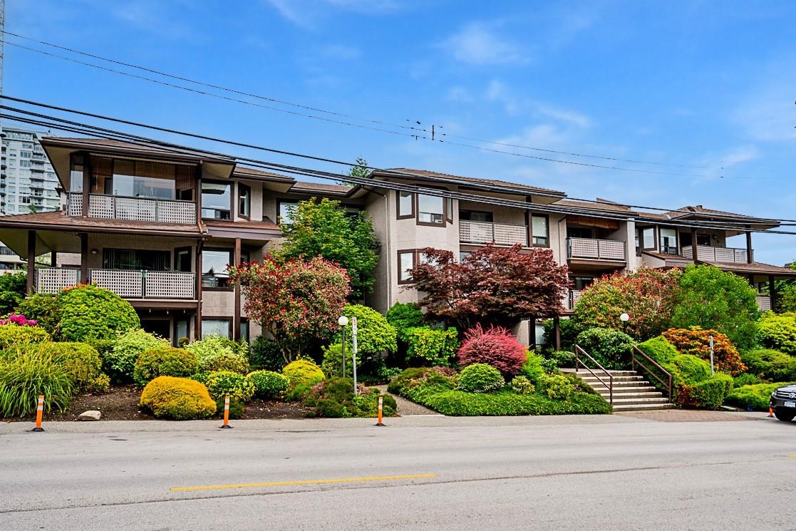 1460 Martin Street 305