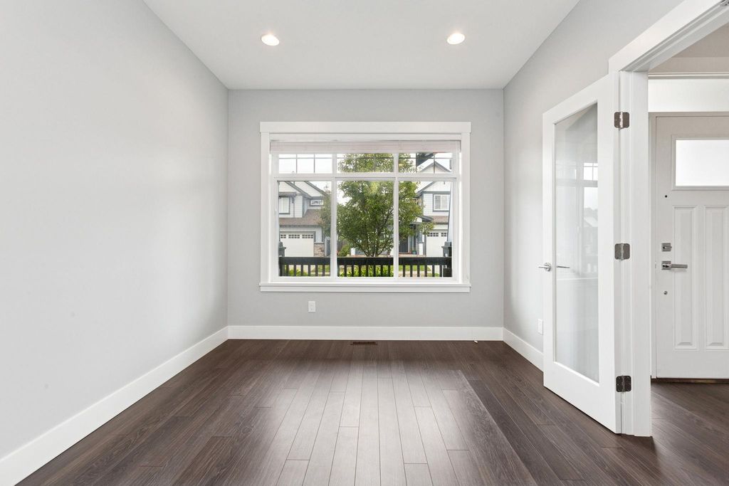 listing image 1107403106439721676