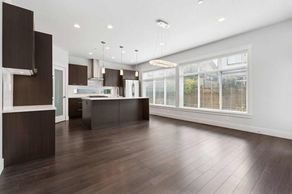 listing image 1102385286057787617