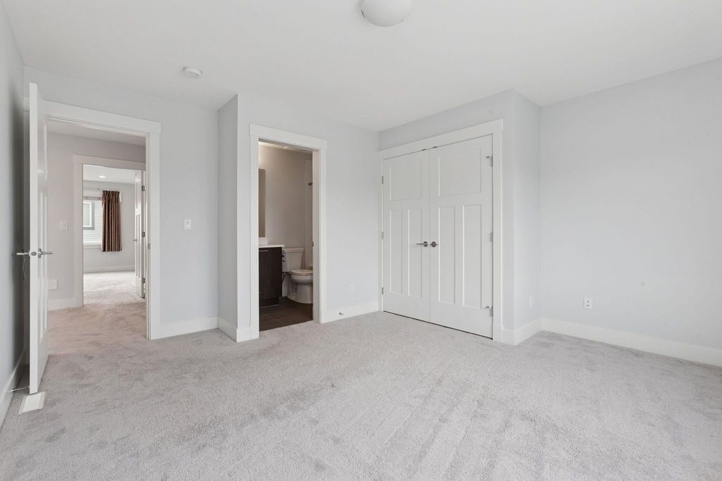 listing image 1109782778941502968