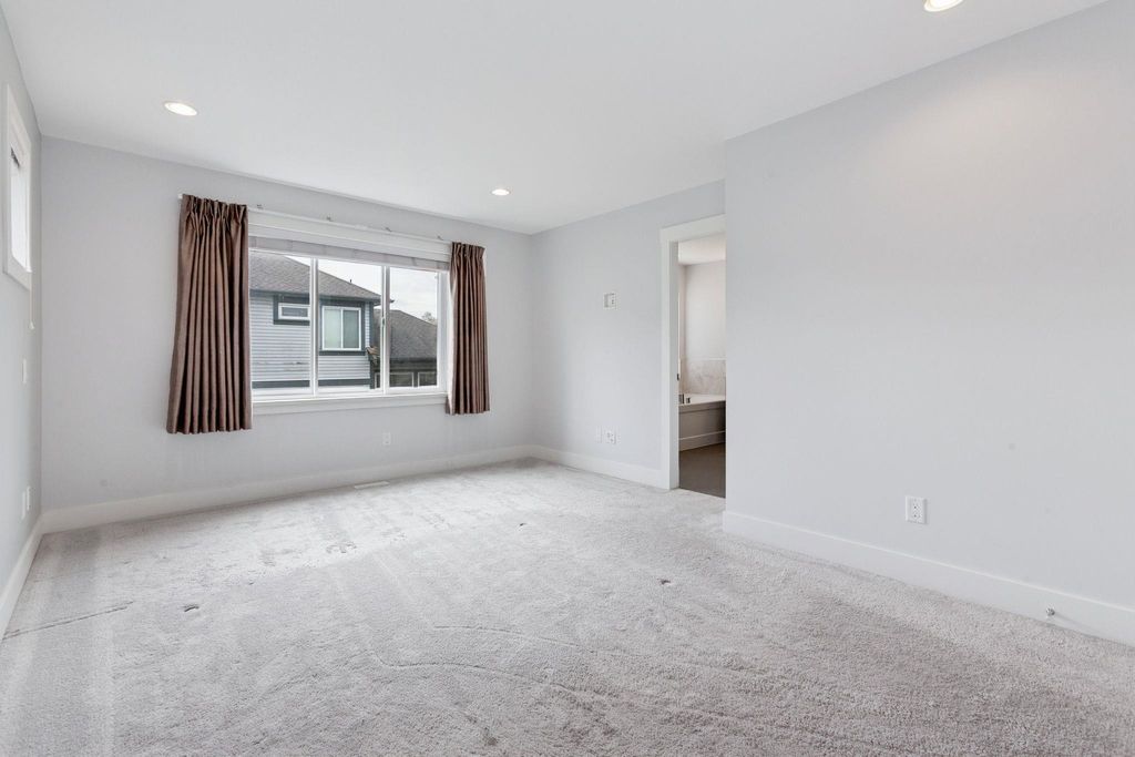 listing image 1100860008563232277