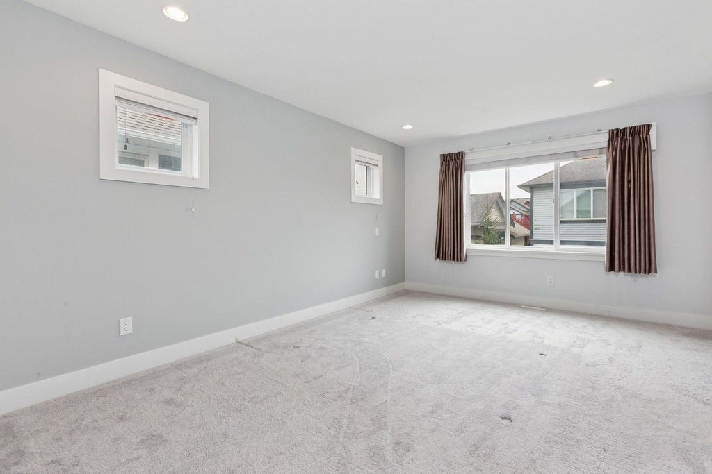 listing image 1100736051693527427