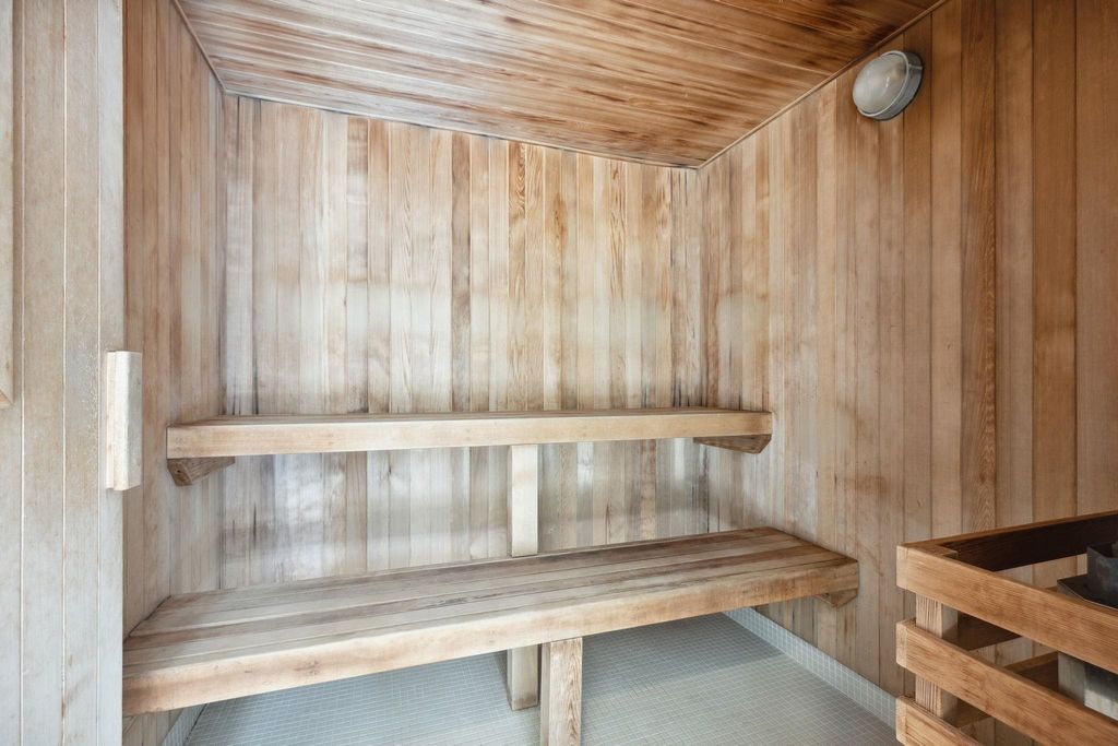 listing image 1106022219389534854