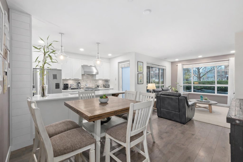 Photo of 33540 Mayfair Avenue #110, Abbotsford, BC V2S 0J3 (MLS # R3122792)