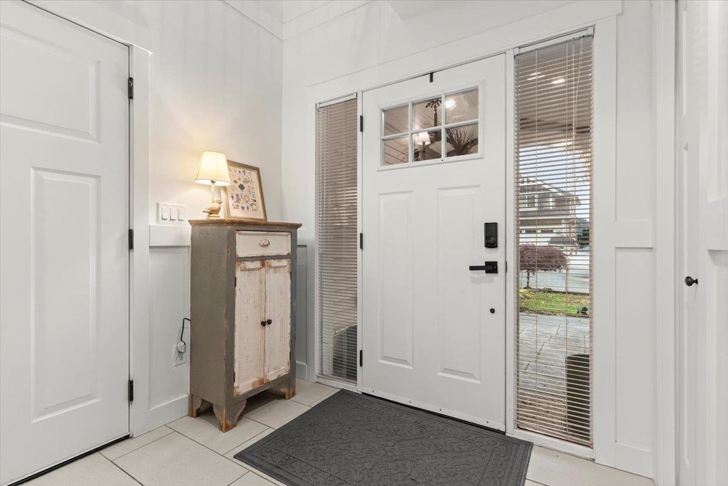 Photo of 6184 Rexford Drive, Chilliwack, BC V2R 0L3 (MLS # R3066376)