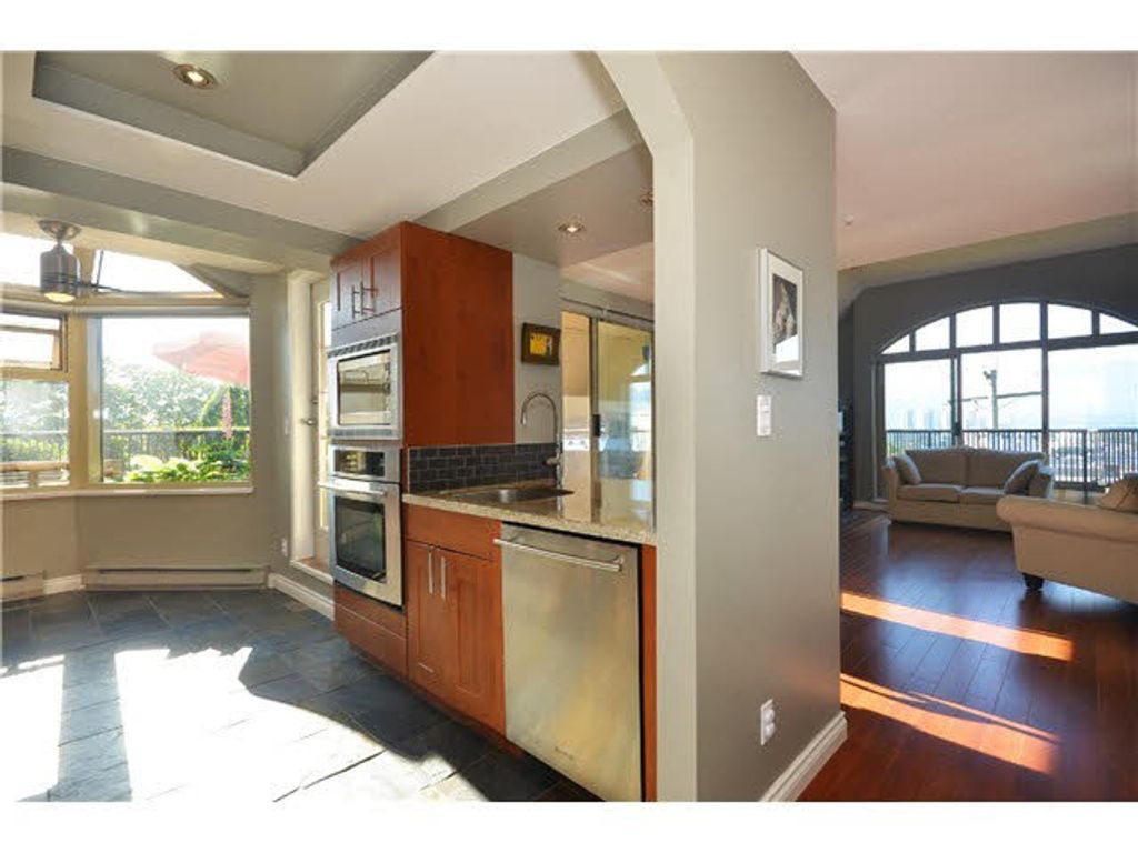 listing image 1100080362878432748