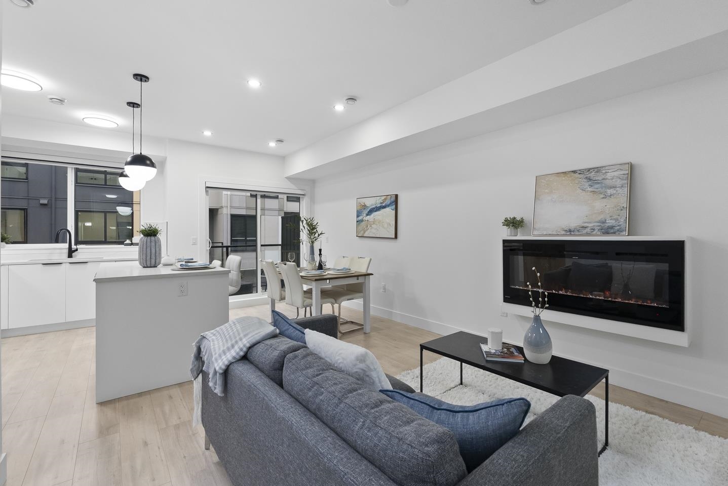 13895 64 Avenue 19