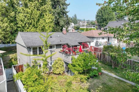 415 W 26th Street North Vancouver BC V7N 2G9