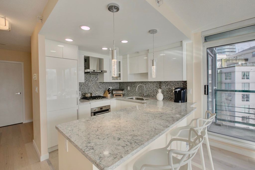 listing image 1105543985937209118