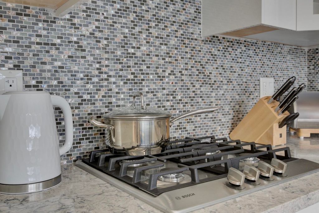 listing image 1100178268712643690