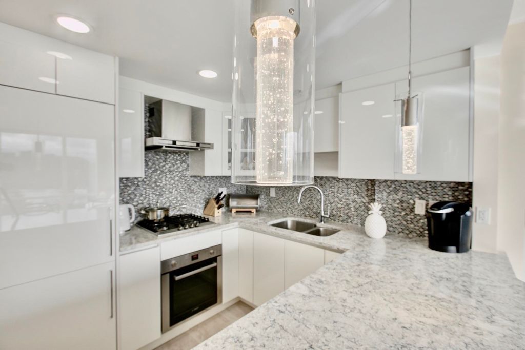 listing image 1109932418740000452