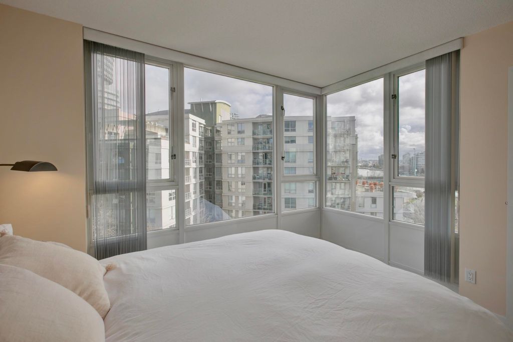 listing image 1101063676407290639