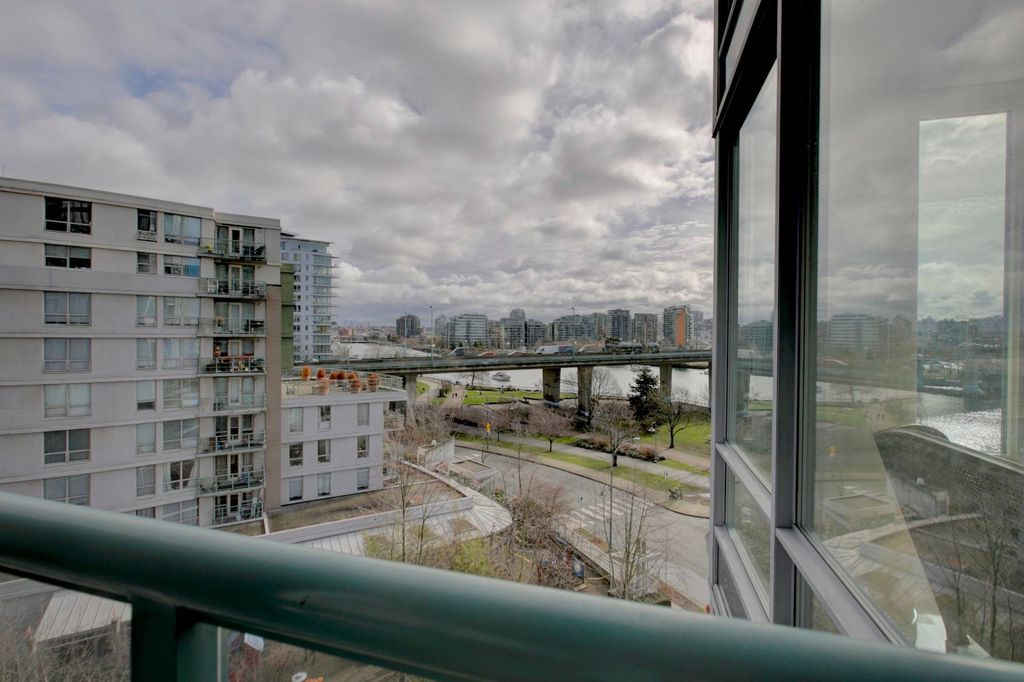 listing image 1100844875784934664