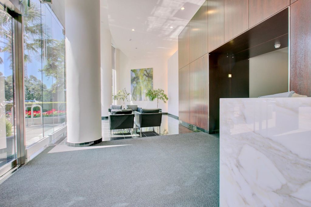 listing image 1109156486050999555