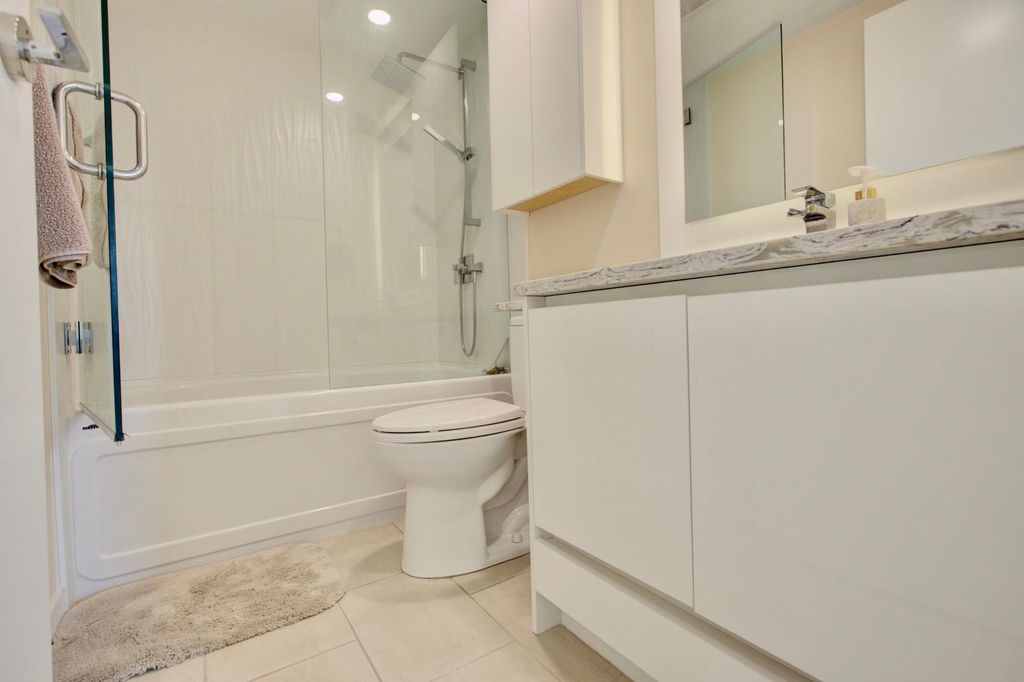 listing image 1106540958185763264