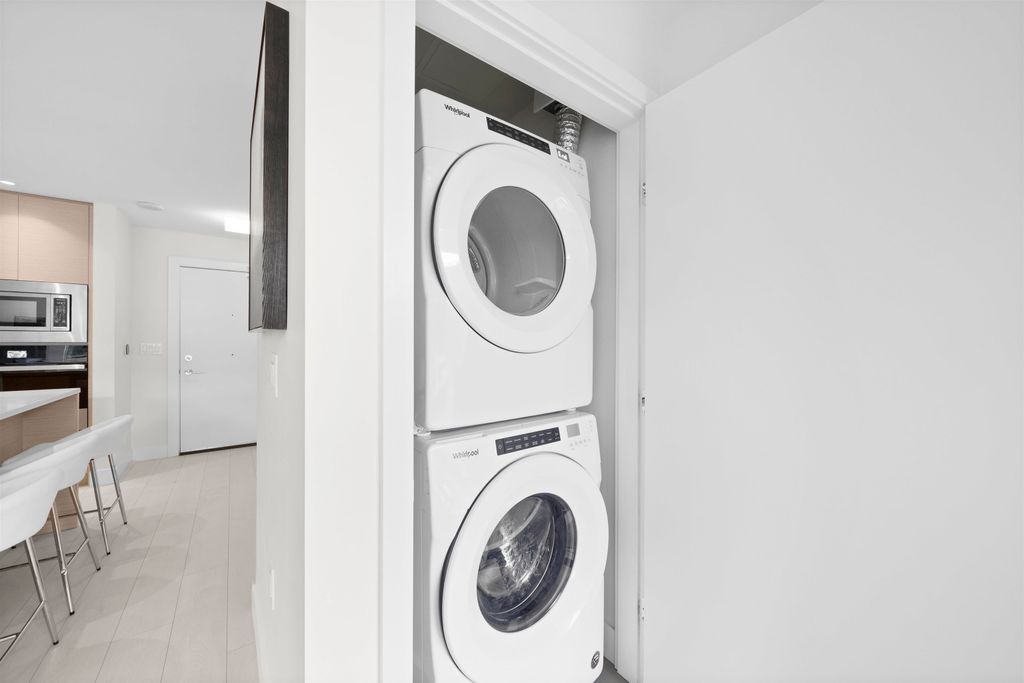 listing image 1100599356627345061