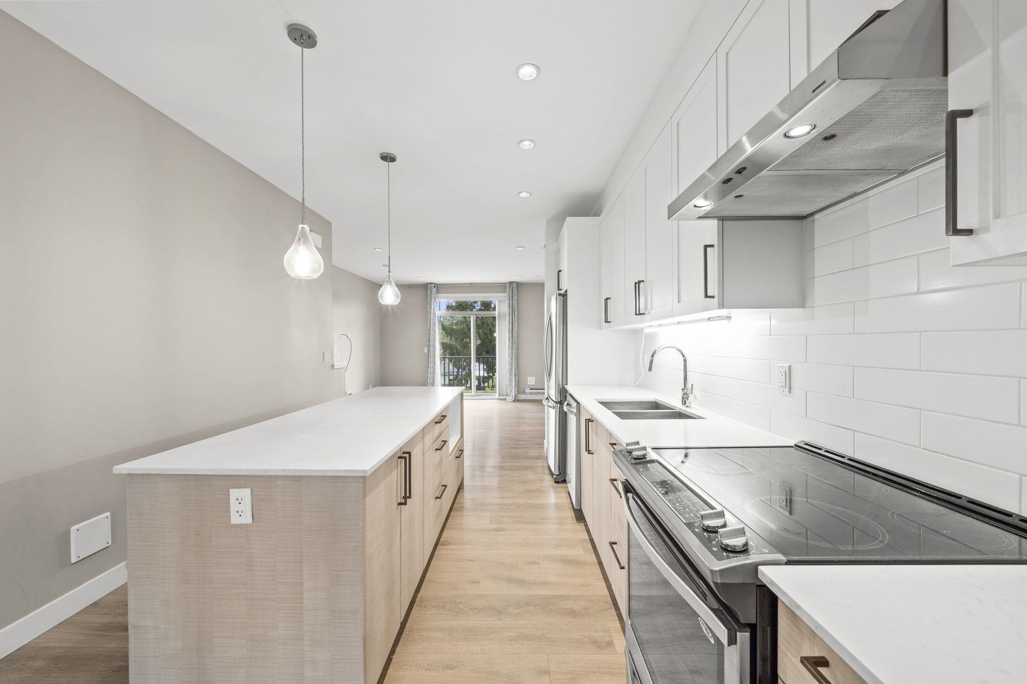1708 King George Boulevard 36