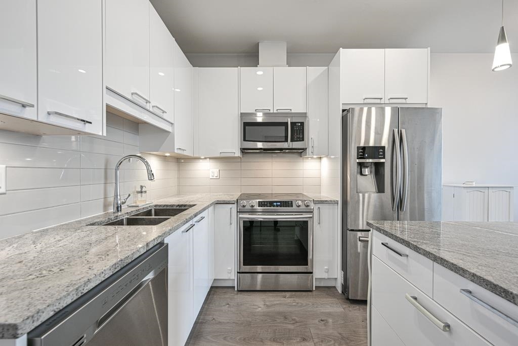 20696 Eastleigh Crescent 503