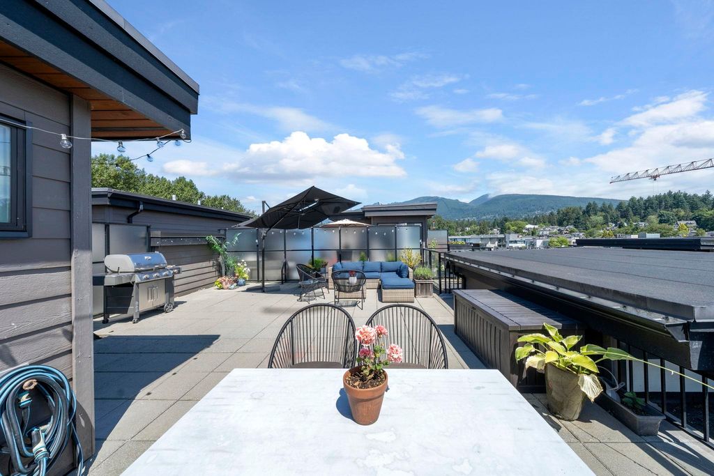 listing image 1109341901560451456