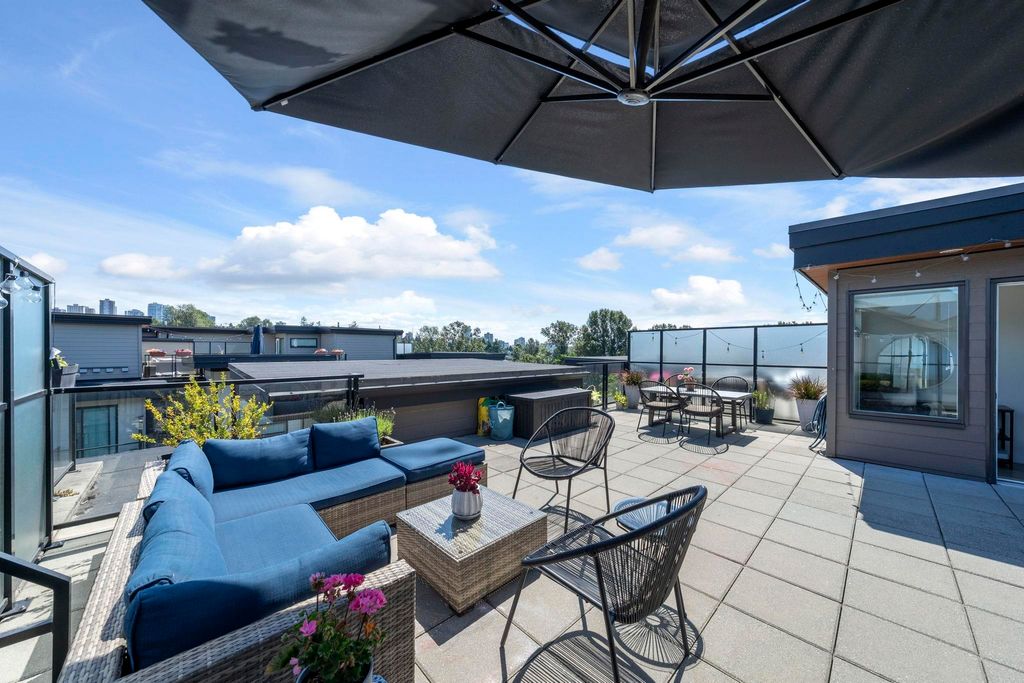 listing image 1102657791462680160